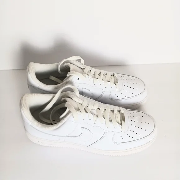 Nike Men Air Force One Low All White 2024 Sneakers Size 10.5 - Picture 5 of 7